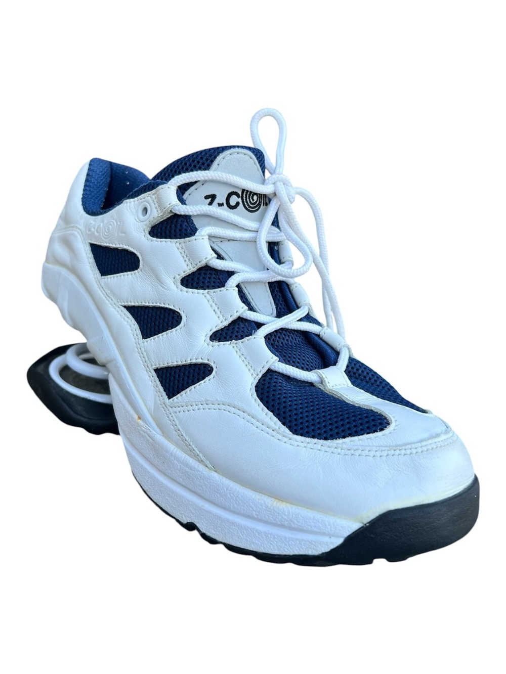 Z-Coil Freedom White & Navy Athletic Sneakers - Classic Support Size 9